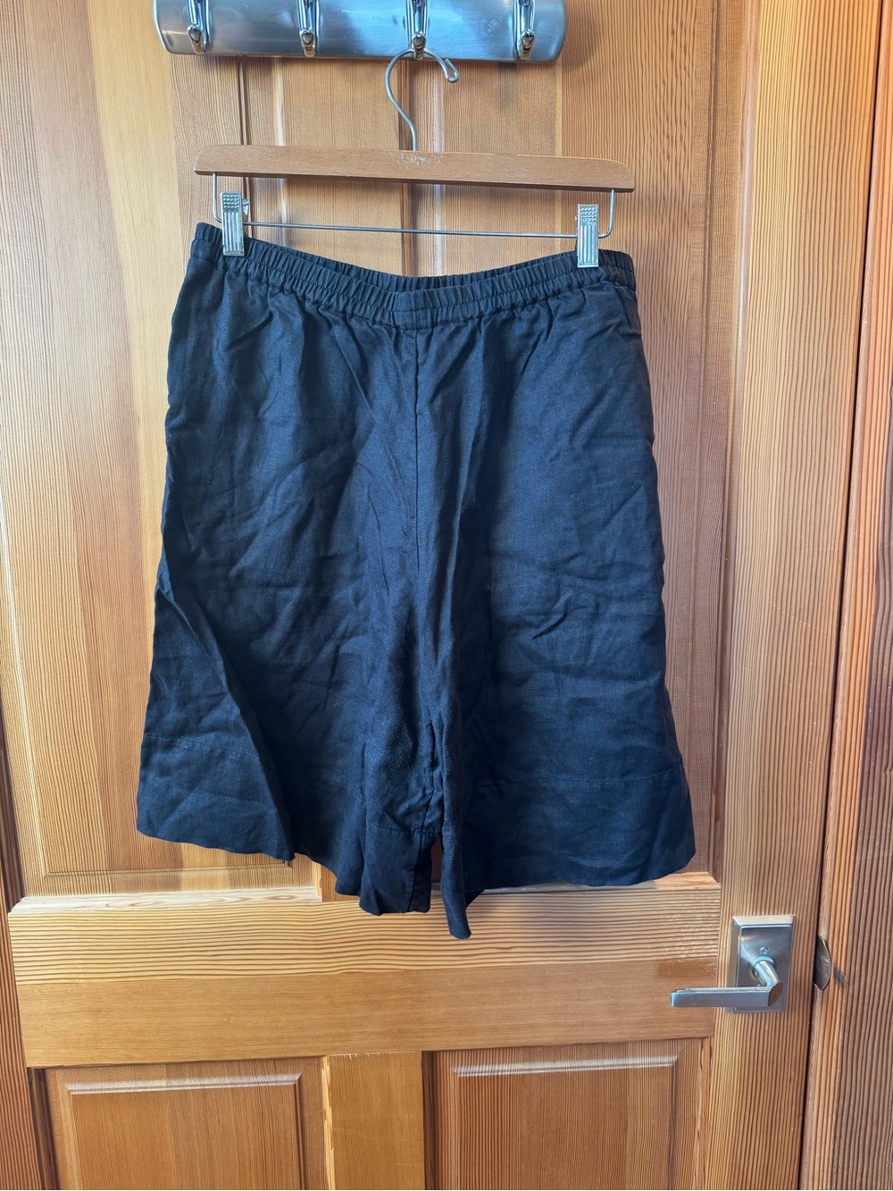 COS Black Women's Linen Shorts - Picture 2 of 3